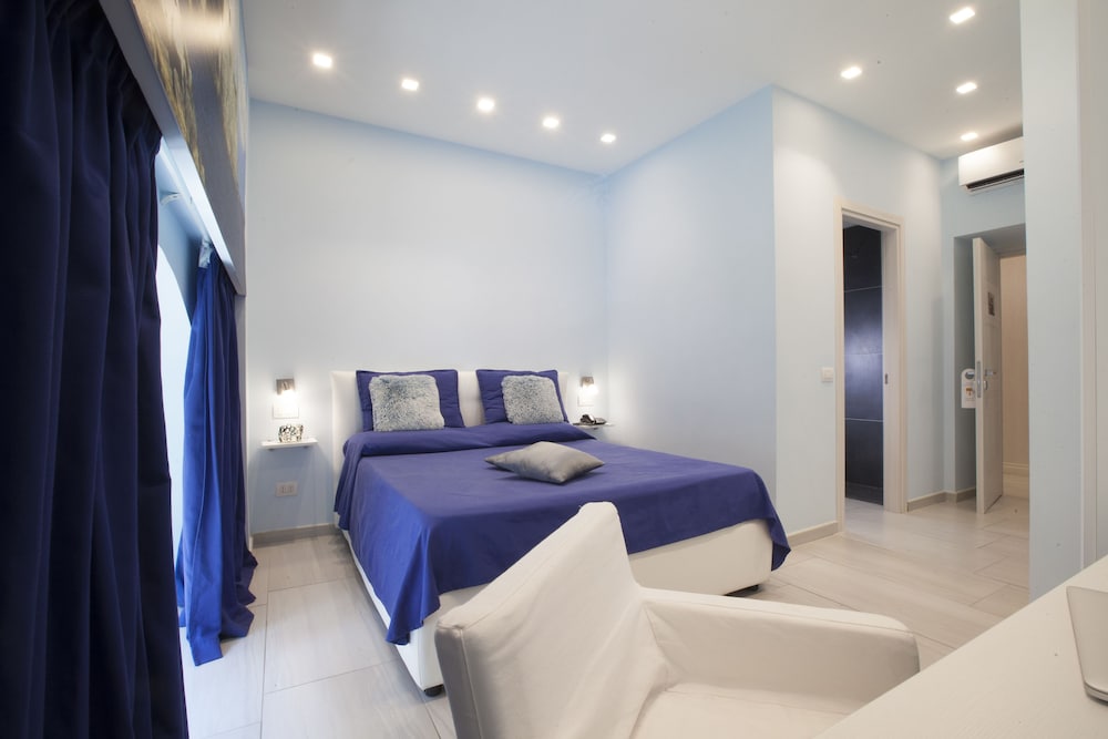 Classic Double Room, 1 Bedroom, Non Smoking photo 3