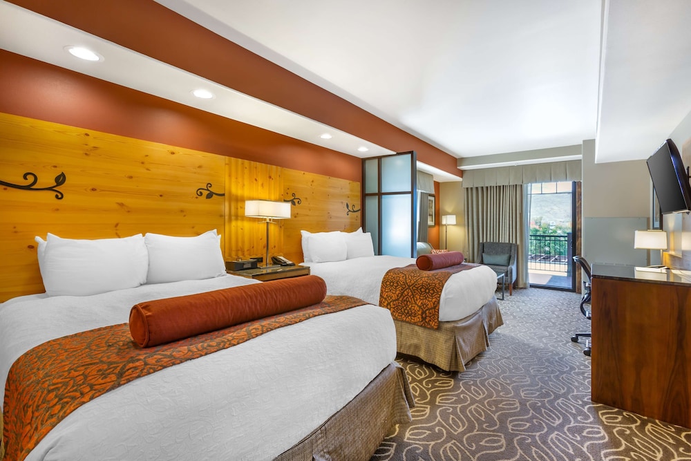 Suite, 2 Queen Beds, Accessible, Balcony (with Sofabed) photo 1