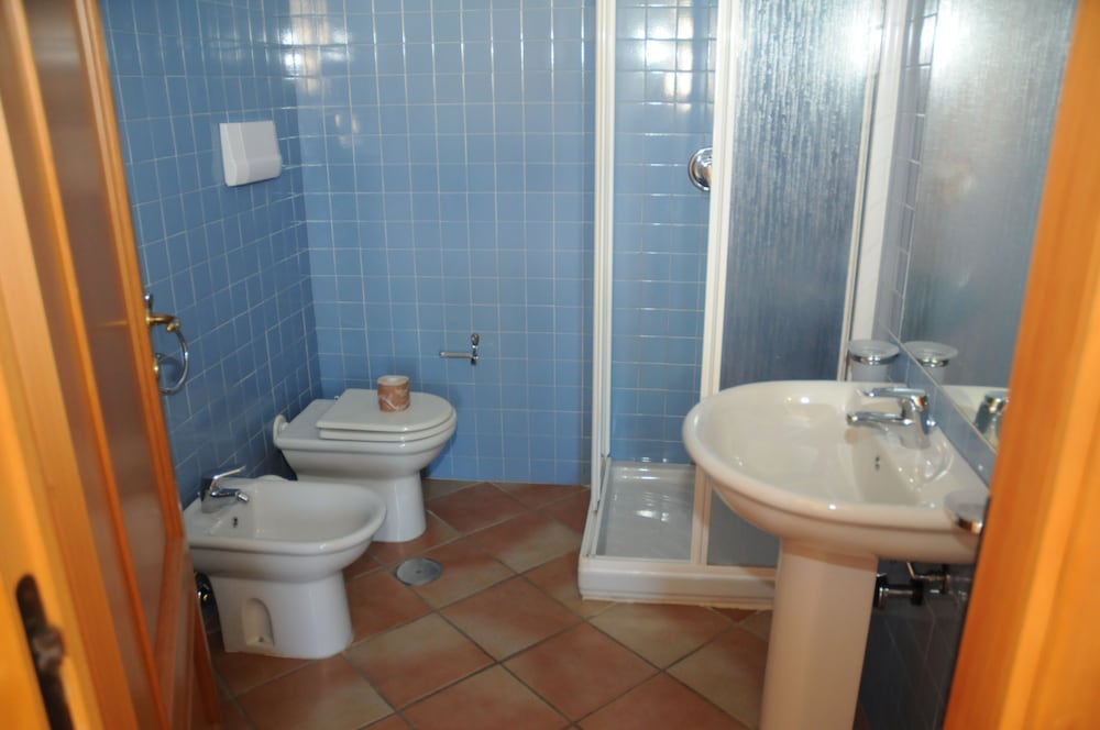 Standard Apartment (4 Adults, Ds) photo 3
