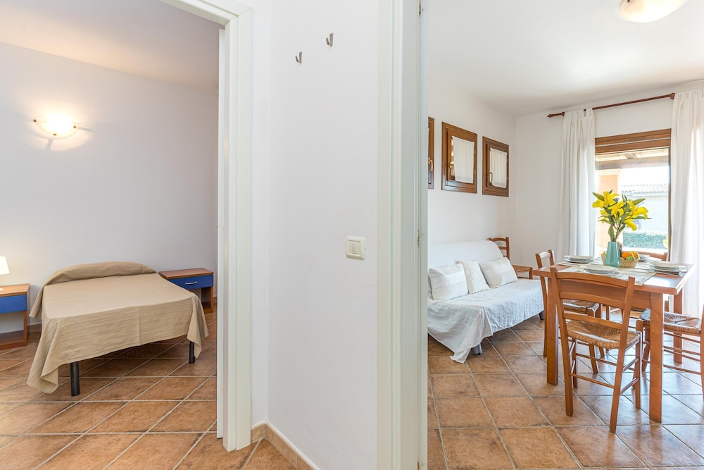 Family Apartment, Multiple Bedrooms, 2 Bathrooms (Le Dimore di Nettuno 1 With Pool)