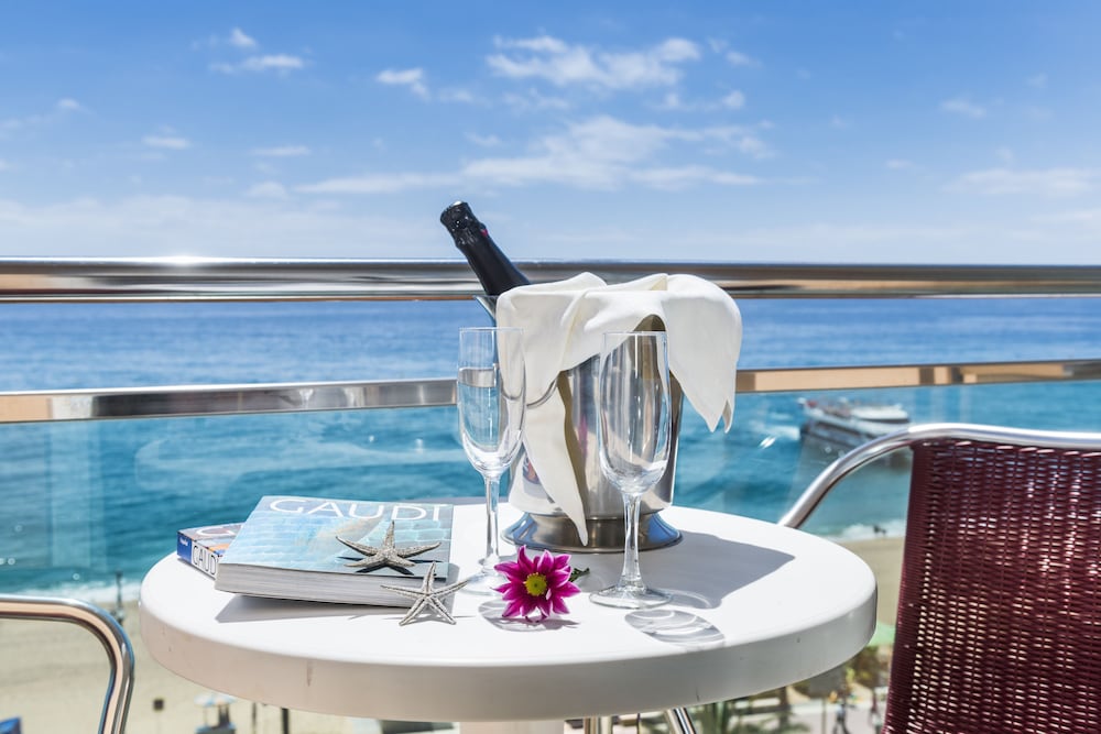Double Room, Balcony, Sea View - Photo 1