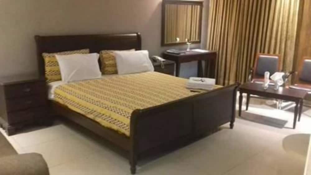 Single Room photo 2