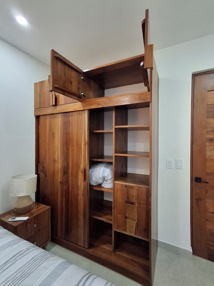 Family House, 2 Bedrooms, Patio, Ocean View photo 3