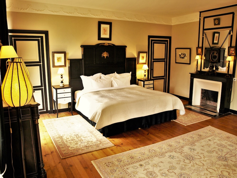 Double Or Twin Room (Prestige Fragrances) photo 1