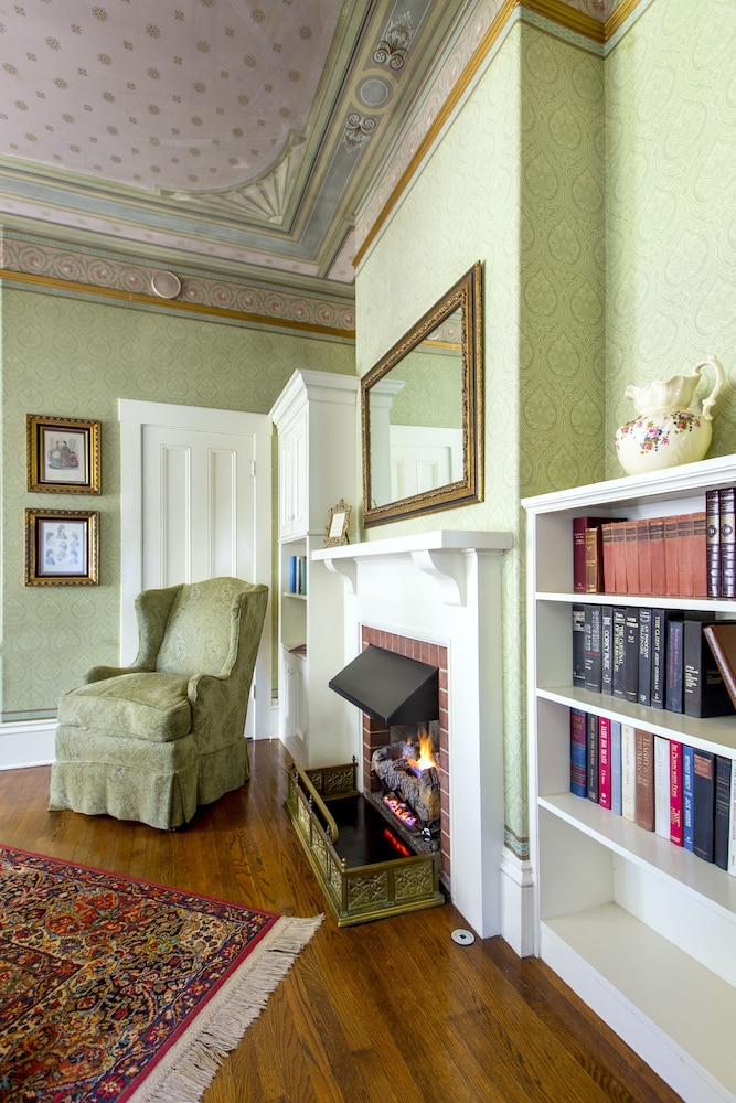 Superior Room, 1 King Bed, Fireplace (Parlor) - Photo 2