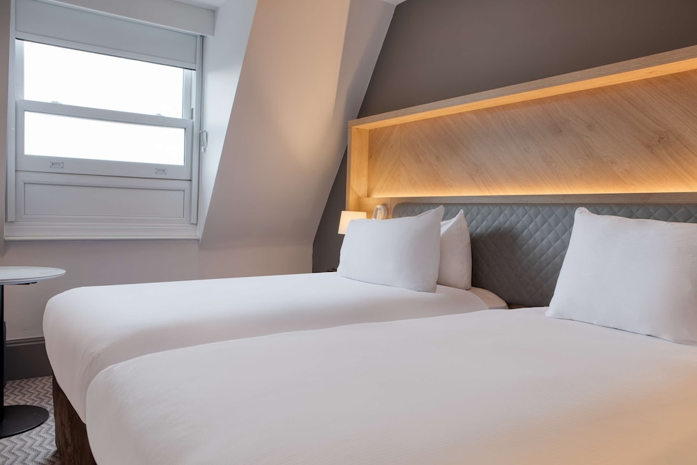 Twin Room - Photo 4