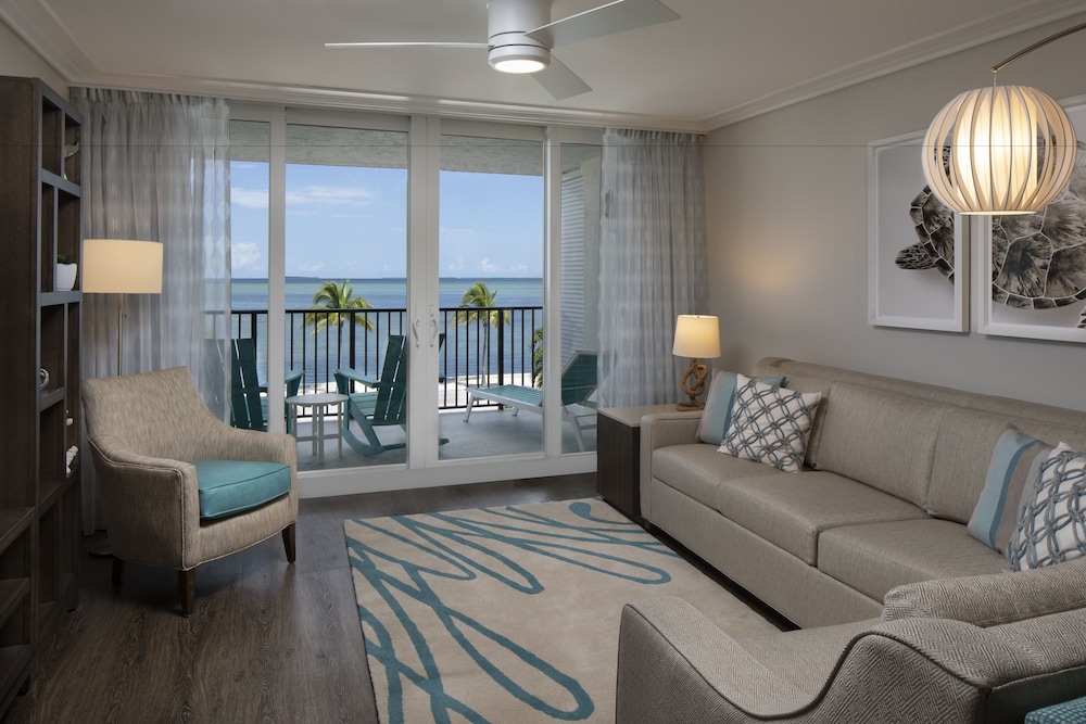 Deluxe Suite, 1 King Bed with Sofa bed, Ocean View
