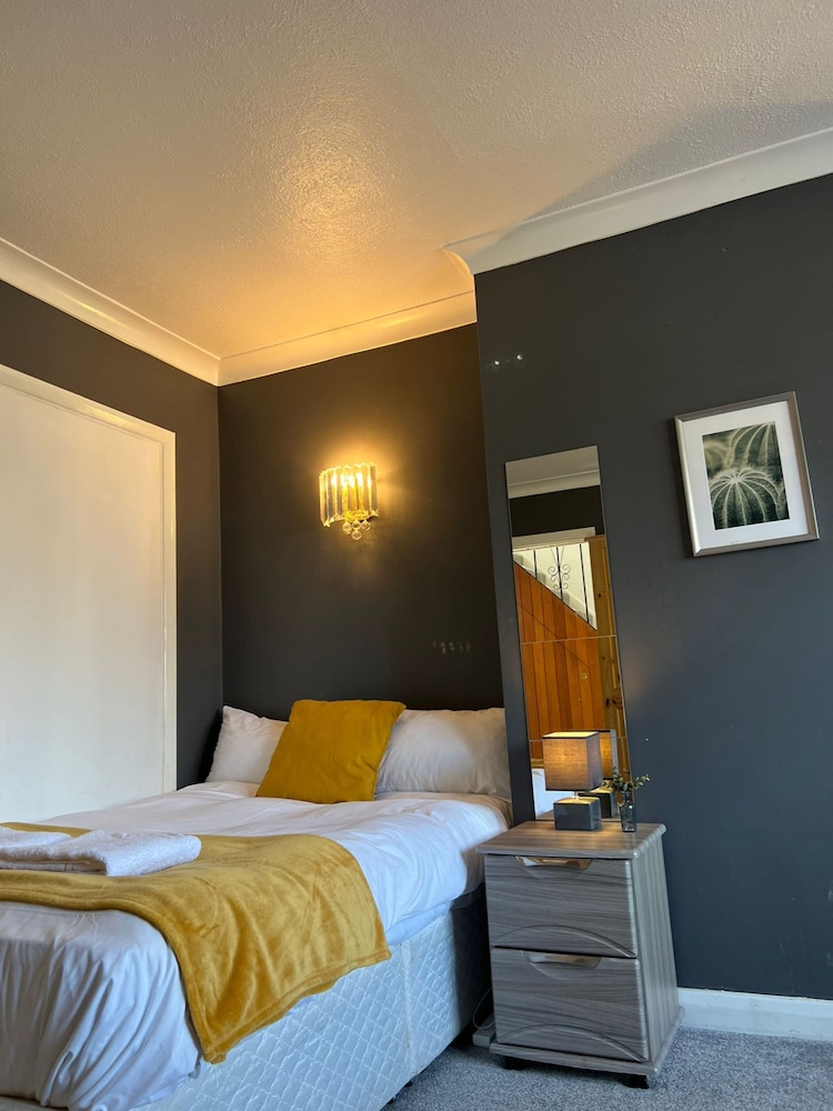 Basic Triple Room photo 2