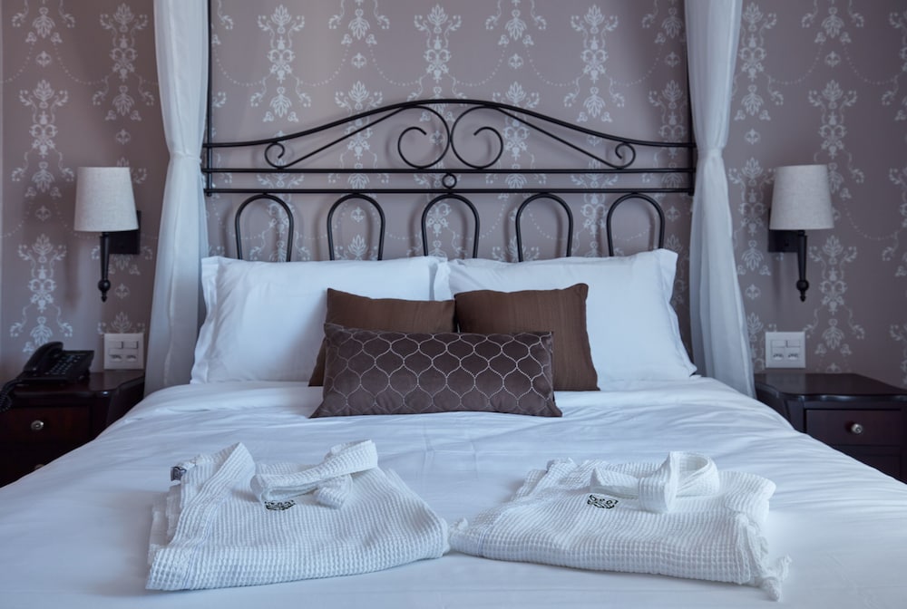 Classic Double Room - Photo 9