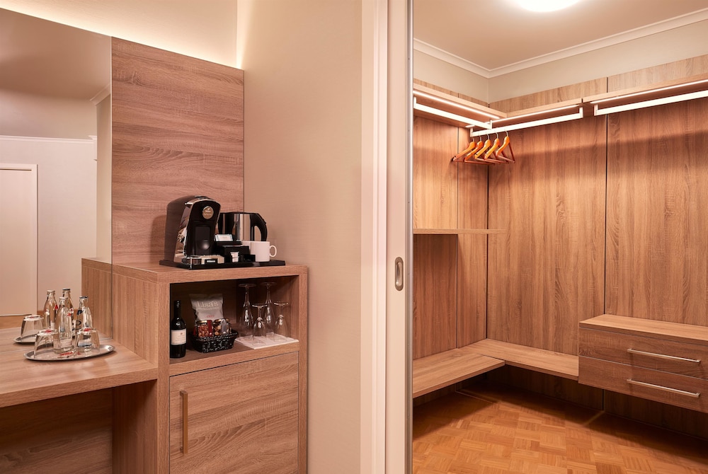 Junior Suite, 1 Bedroom, Club Lounge Access photo 2