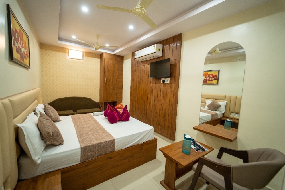 Superior Double Room, City View photo 3