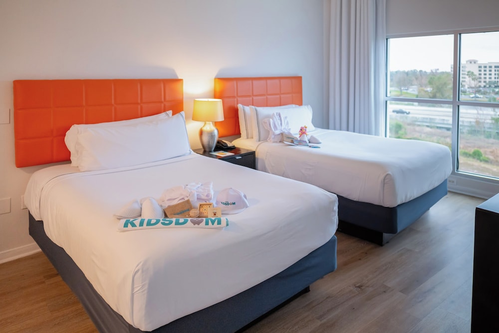 The Level Family Suite - Photo 2