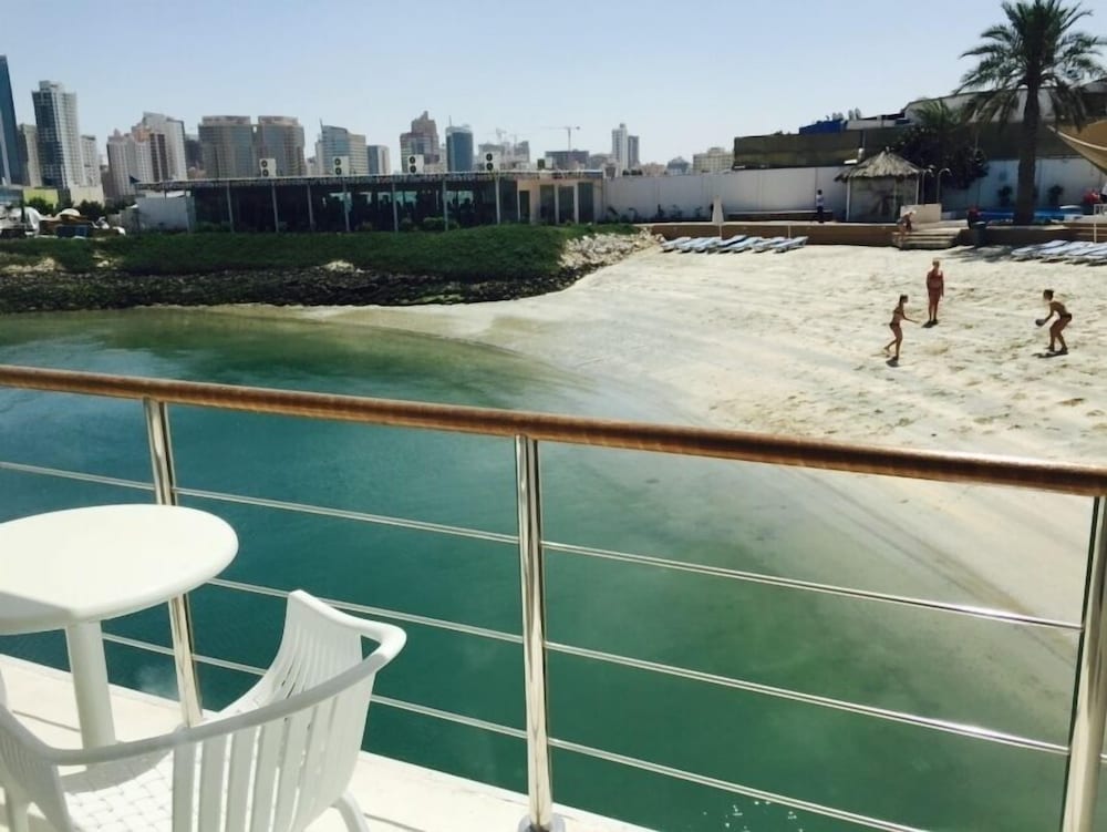 Superior Double Room, Beach View, Beachfront photo 3
