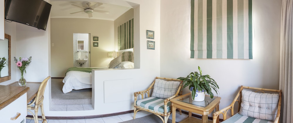 Superior Double Room (Garden Courtyard) photo 2