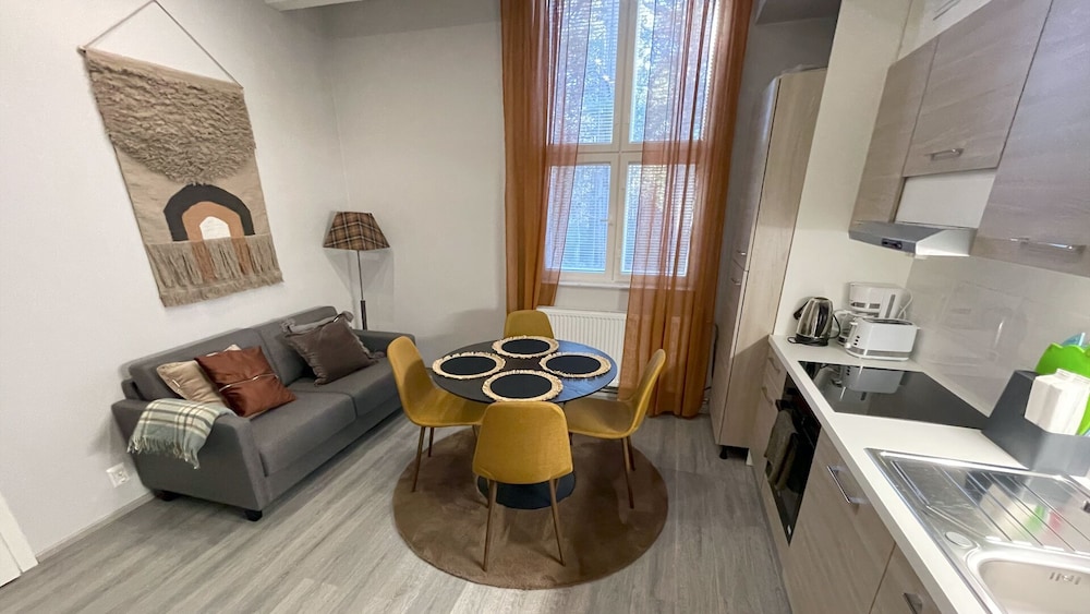 Family Apartment, 1 Bedroom, Non Smoking, Shared Bathroom photo 1