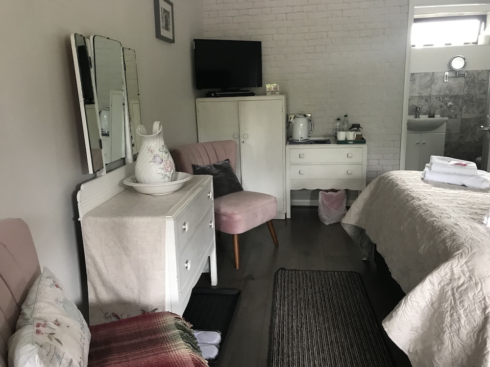 Double Room, 1 King Bed photo 2
