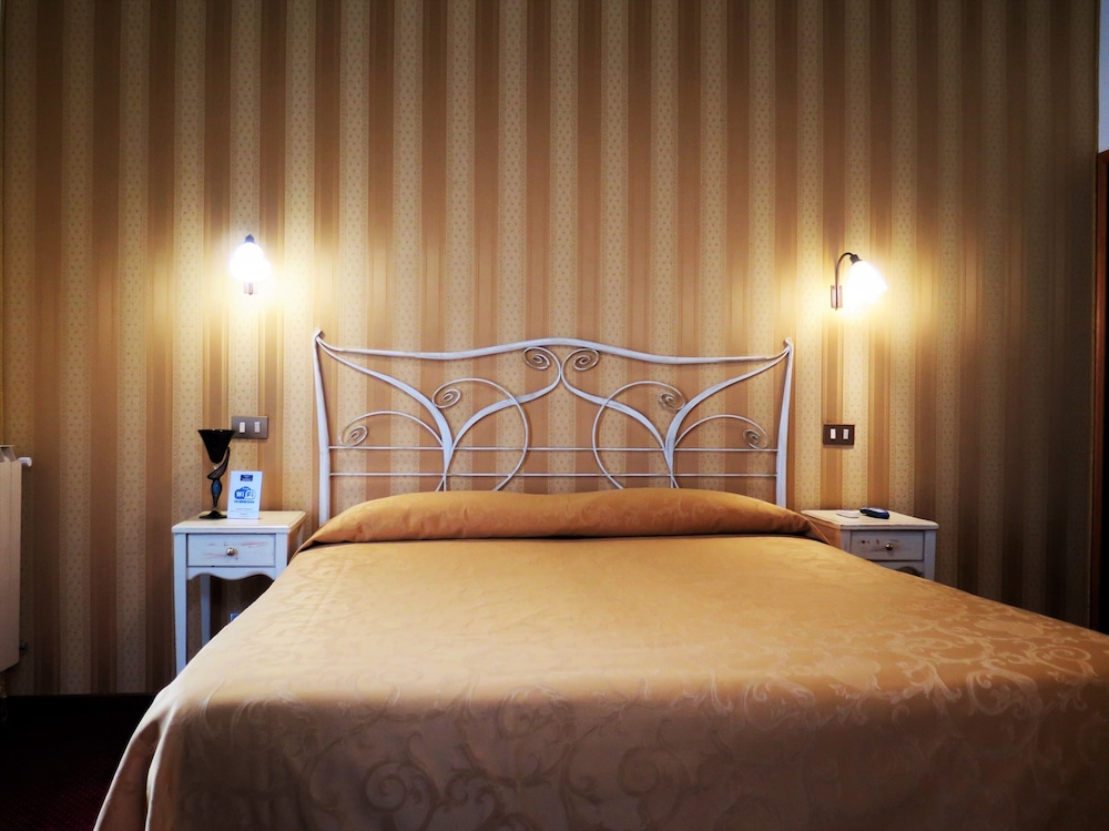 Superior Double or Twin Room photo 1