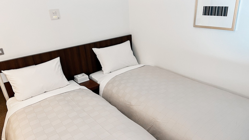 [Free CurryRice&Salad] [Manga Library w/11000 books] Compact Twin Room,Non Smoking