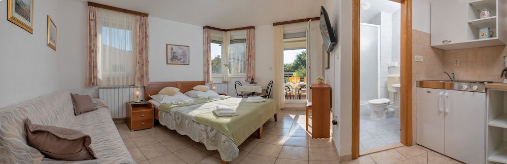 Studio, Balcony, Partial Sea View (1)