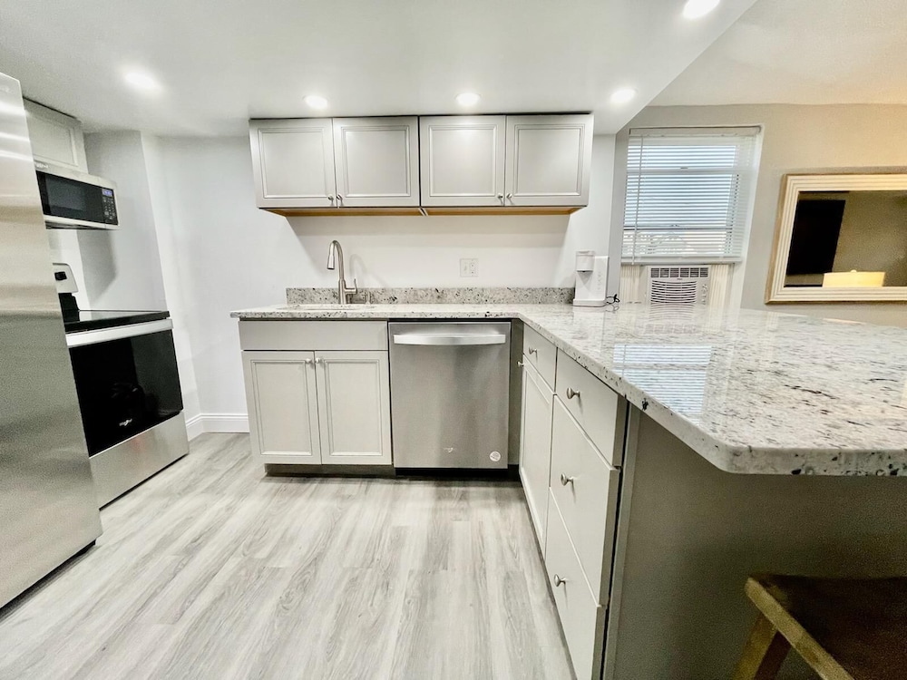 Family Apartment, Multiple Beds, Kitchen photo 3