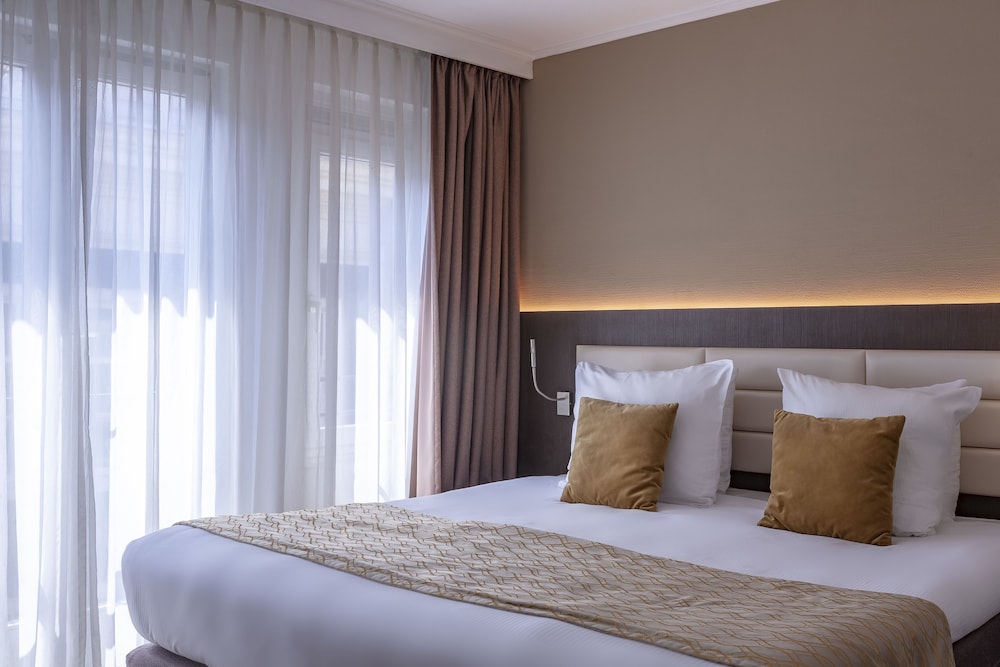 Deluxe Double Room, 1 King Bed photo 2