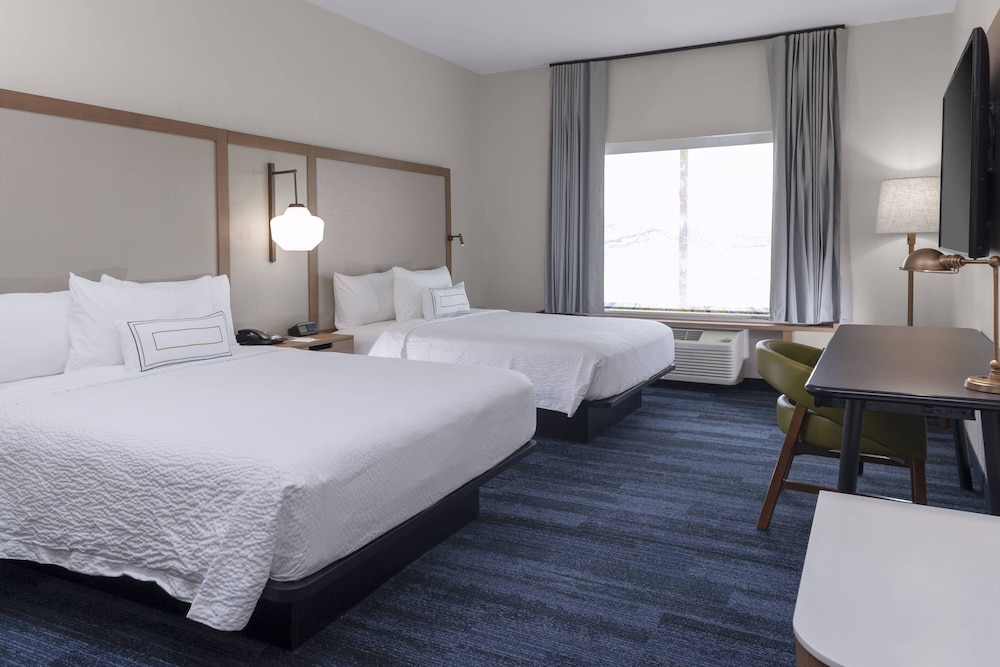 Suite, Multiple Beds - Photo 2