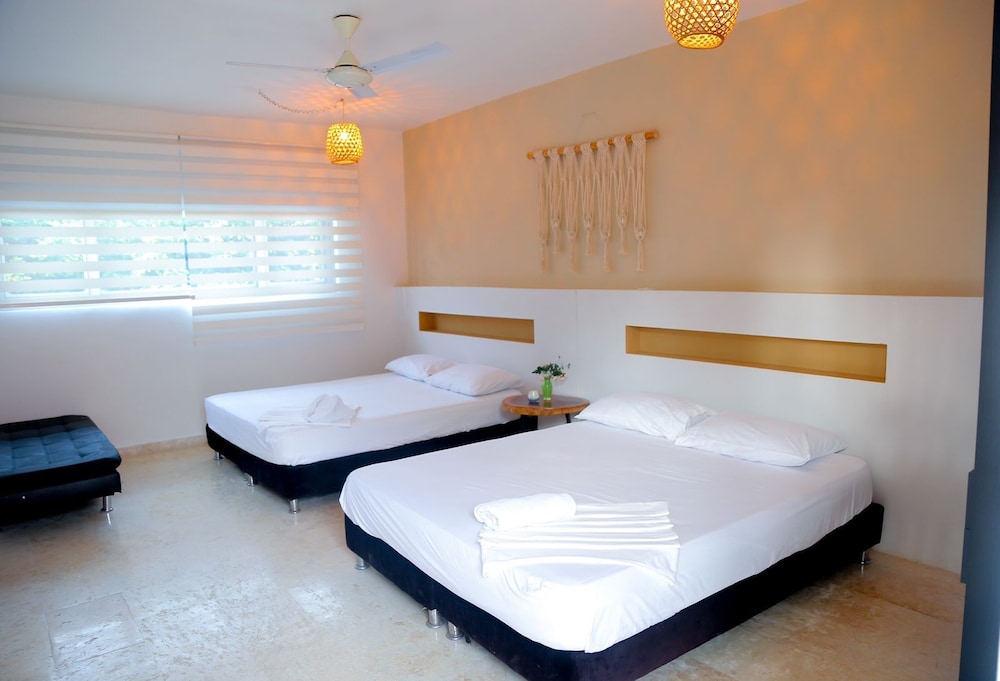 Room, Multiple Beds photo 1