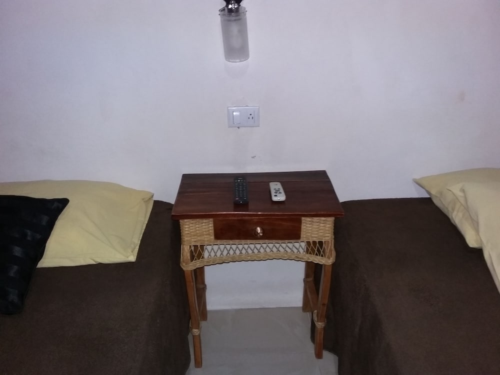 Standard Triple Room, 1 Bedroom, Refrigerator photo 2