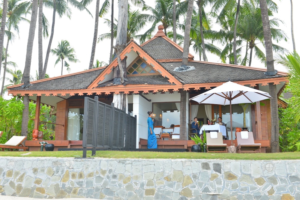 Beach Front Suite photo 3
