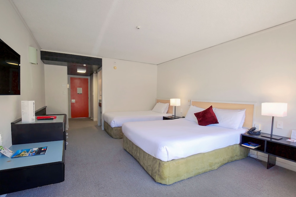 Superior Studio, Multiple Beds photo 3