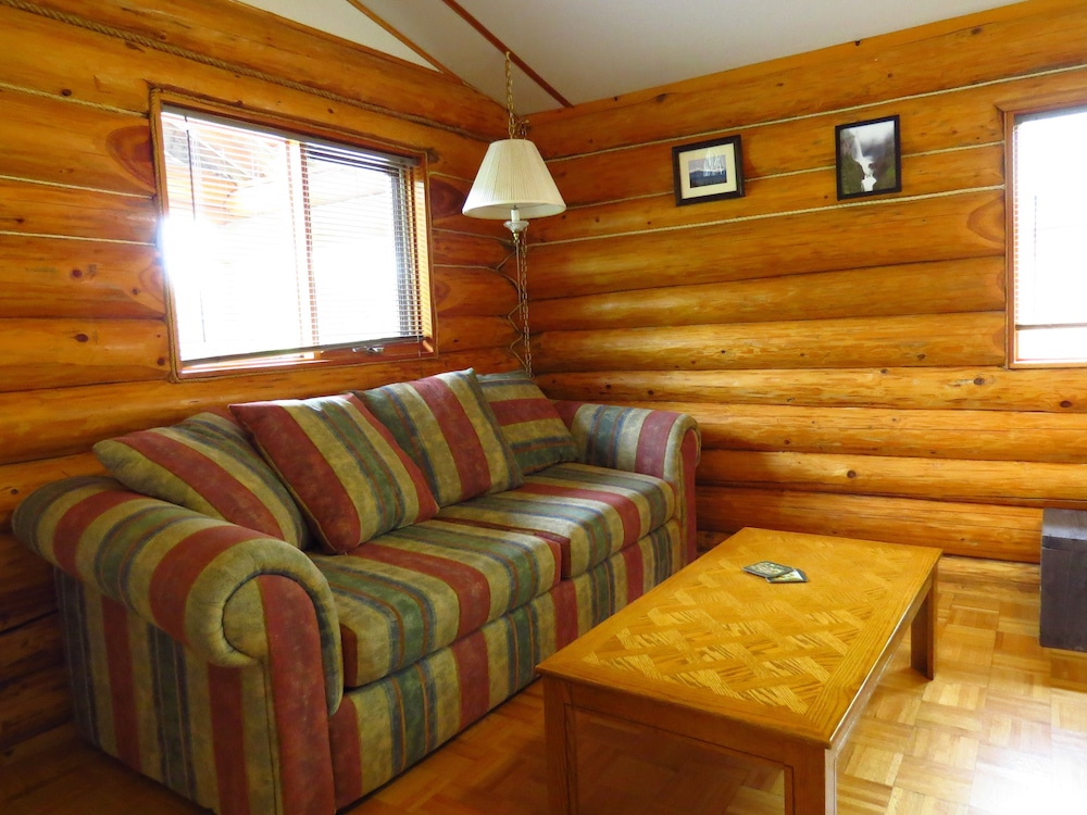 Cabin, 1 Queen Bed with Sofa bed photo 2
