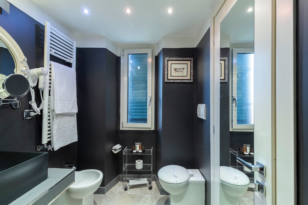 Double Room - Photo 31