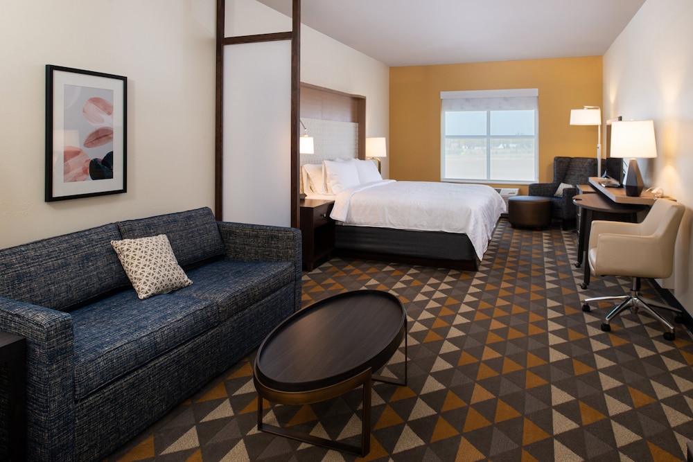 Suite, 1 King Bed, Accessible (Communication Accessible) - Photo 2
