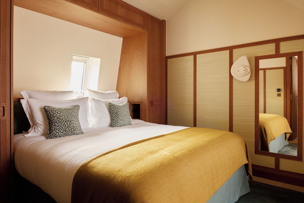 Signature Suite, City View