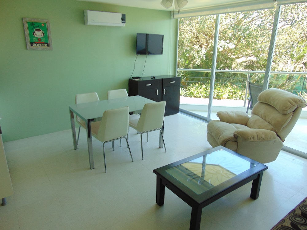 Comfort Apartment, 1 Bedroom, Ocean View, Oceanfront photo 2