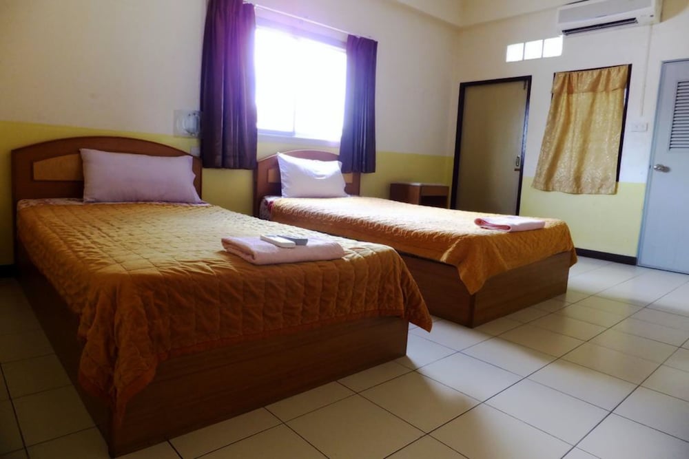 Standard Twin Room photo 3