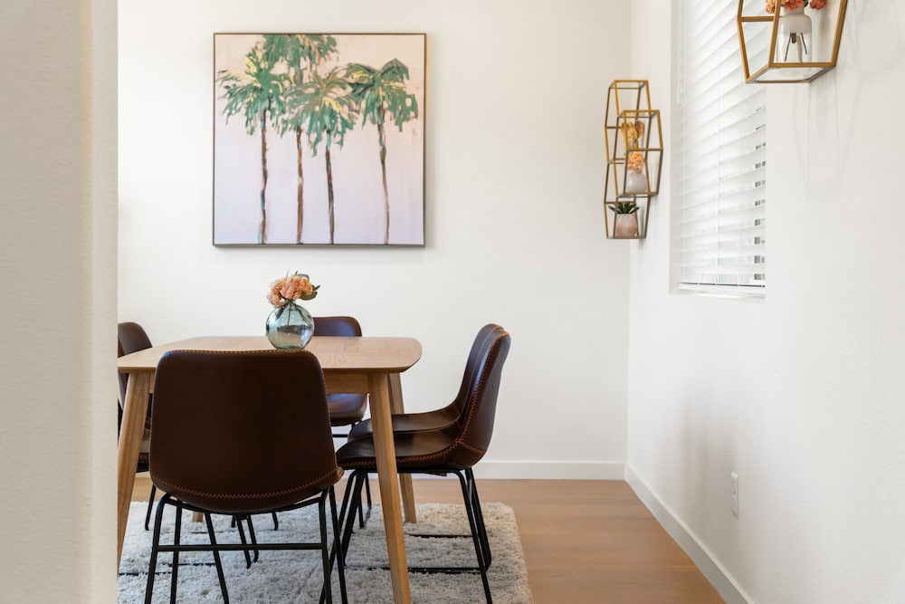 Modern 4BR Home Nr Airport DT w Fire Pit, Billede 43