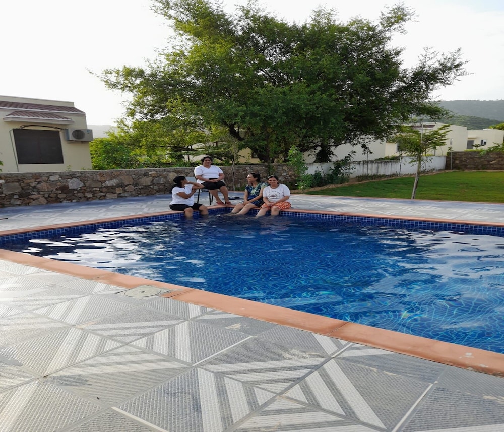 Party Villa With Private Pool, Garden And Mountain View photo 3