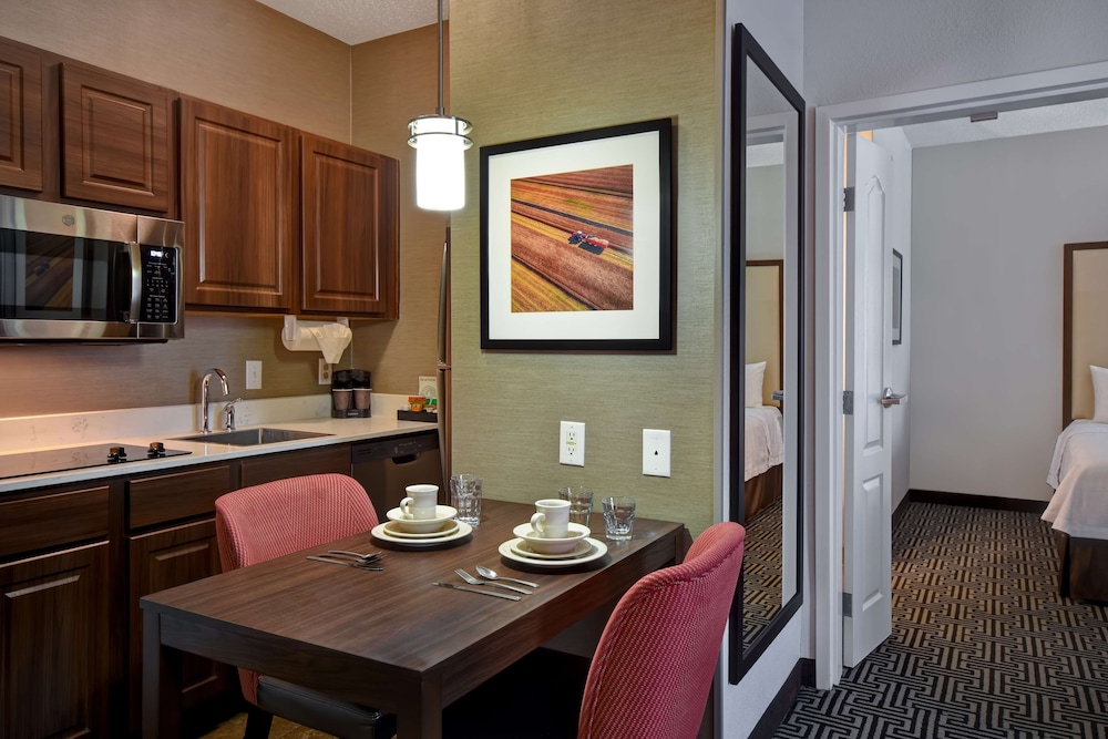 Suite, 1 King Bed, Accessible (Hearing) - Photo 4