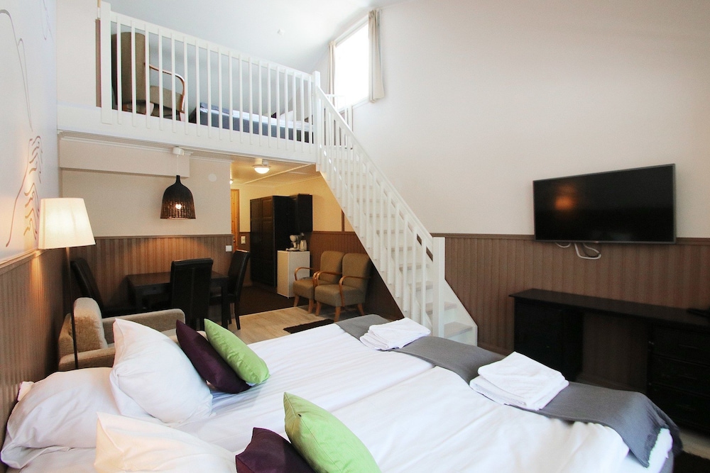 Family Room, Annex Building photo 1