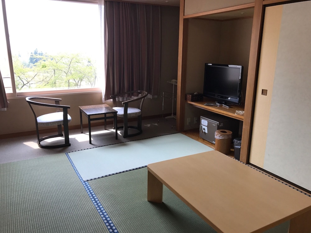 Standard Japanese Style Room, Smoking