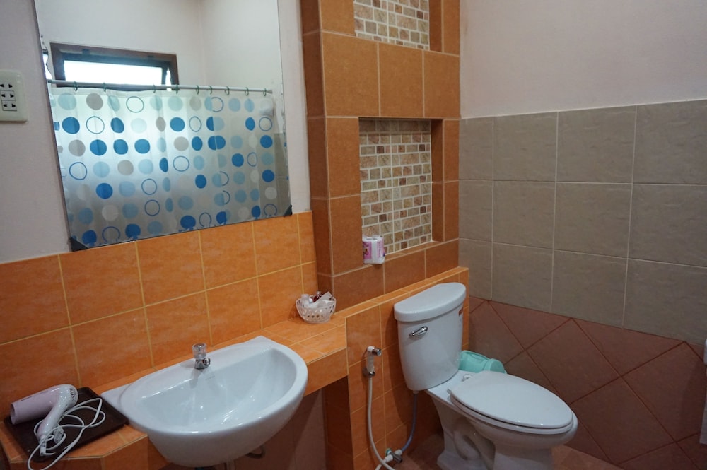 2 Bedrooms House photo 3