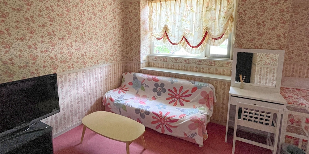Fourth Room photo 3