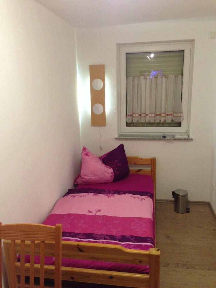 Single Room, Shared Bathroom photo 1