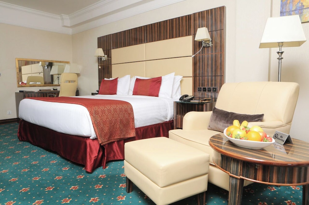 Deluxe Room, 1 King Bed photo 1