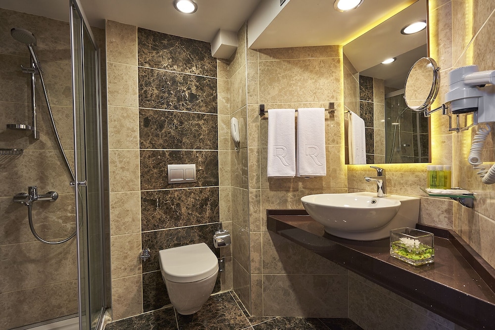 Standard Double or Twin Room photo 3