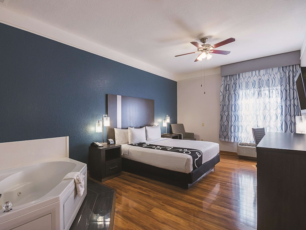 Suite, 1 King Bed, Non Smoking (Various Views) - Photo 1