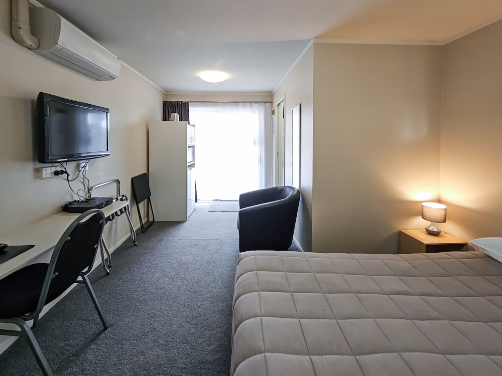 Economy Queen Room photo 3