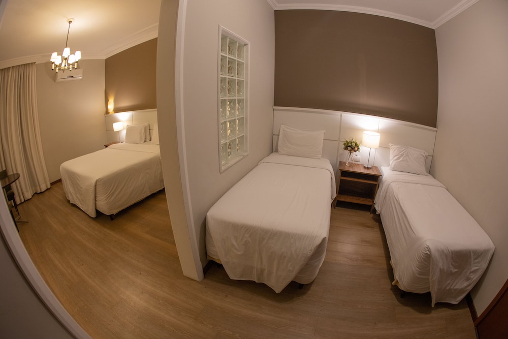 Family Quadruple Room, Air conditioning, City View - Photo 6
