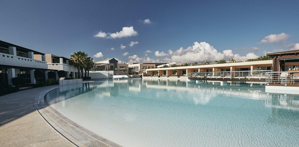 Junior Suite Pool Access photo 2